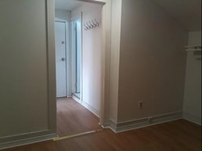 9 Cherry St, Unit 2 in East Hartford, CT - Foto de edificio - Building Photo