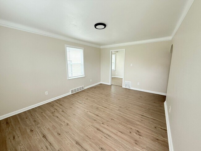 7664 Outer Dr W in Detroit, MI - Building Photo - Building Photo
