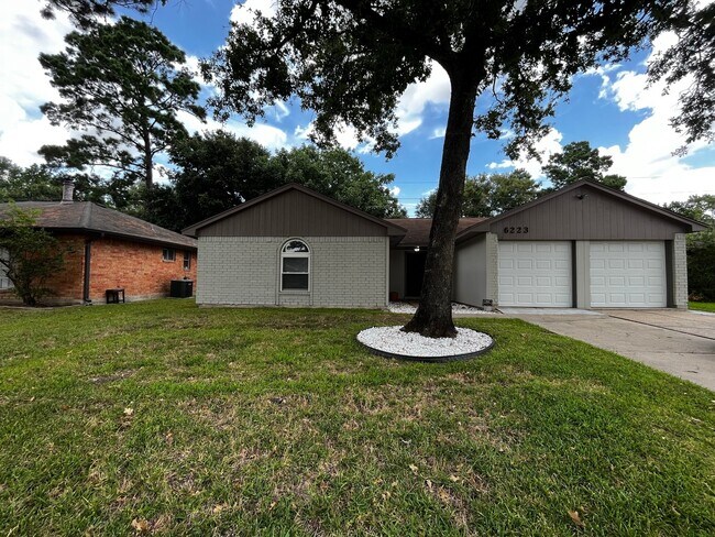6223 Brookgate Dr in Spring, TX - Building Photo - Building Photo