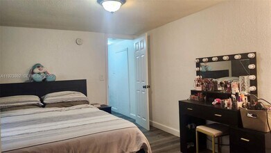 14 Cedar St in Hollywood, FL - Building Photo - Building Photo