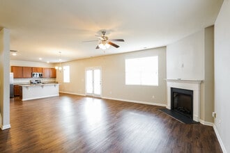 220 Autumn Terrace Ln in Clarksville, TN - Building Photo - Building Photo