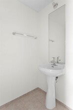 60 SW 13th St, Unit 3213 in Miami, FL - Building Photo - Building Photo