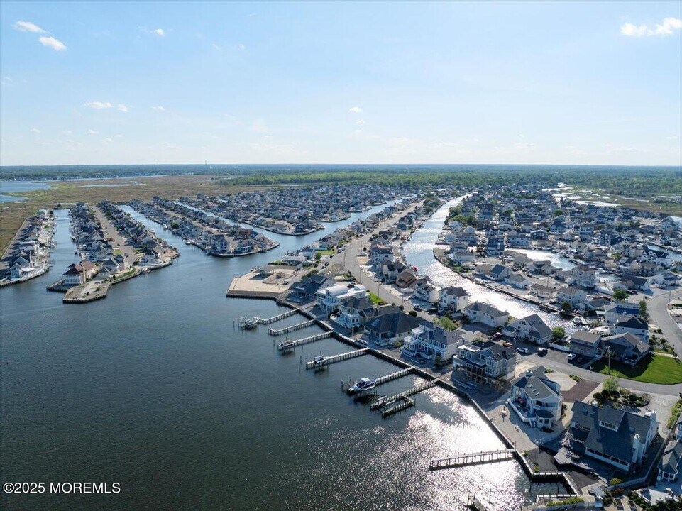 1207 Capstan Dr in Forked River, NJ - Building Photo