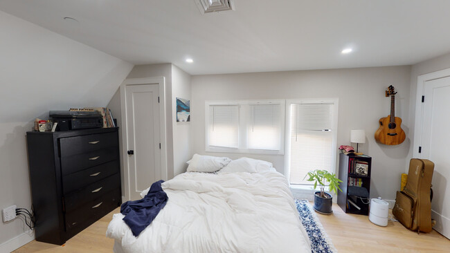 15 Lanark Rd, Unit 3