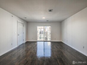 496 S 18th St in Newark, NJ - Building Photo - Building Photo
