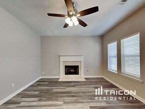 606 Brookwater Dr in Stockbridge, GA - Building Photo - Building Photo