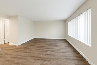 537 S Sequoia Dr in West Palm Beach, FL - Foto de edificio - Building Photo