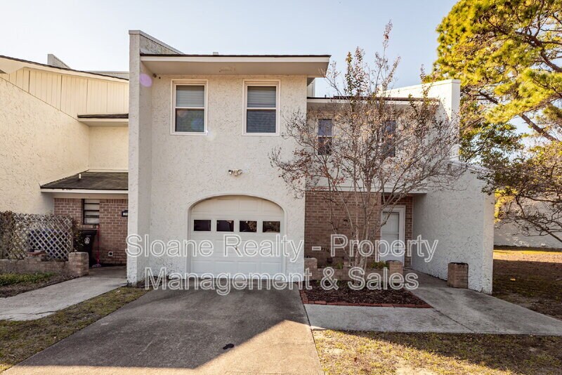 40 Meander Row in Charleston, SC - Building Photo