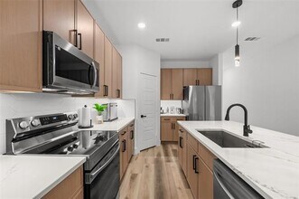2701 Birmingham Ave in Dallas, TX - Building Photo - Building Photo