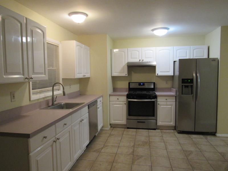 7 Tree Hollow Ln, Unit Guest House in Dix Hills, NY - Foto de edificio