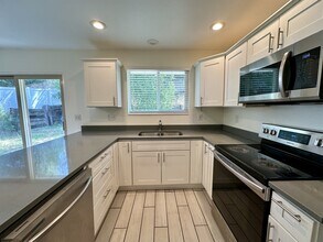 9967 Electra Ln in Sandy, UT - Building Photo - Building Photo