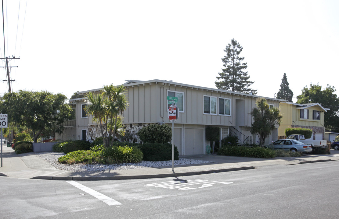 611 Topaz St in Redwood City, CA - Foto de edificio