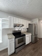 826 Thrasher Dr in San Antonio, TX - Building Photo - Building Photo