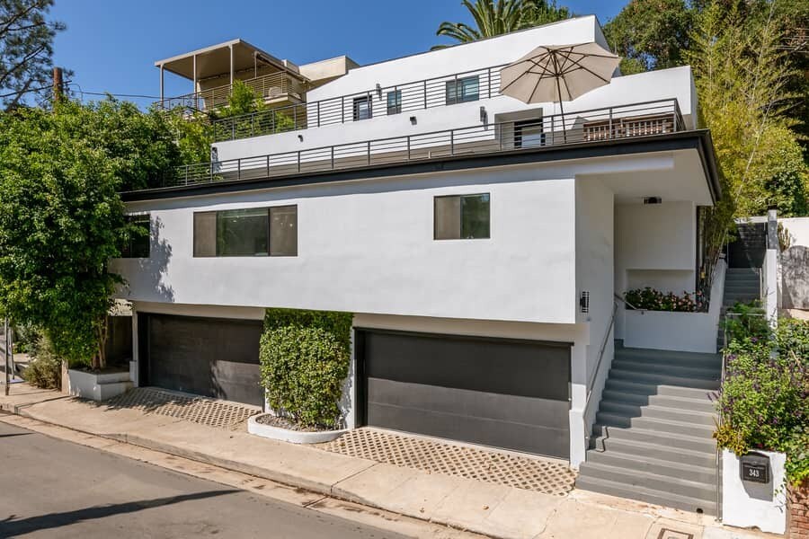 343 N Skyewiay Rd in Los Angeles, CA - Building Photo