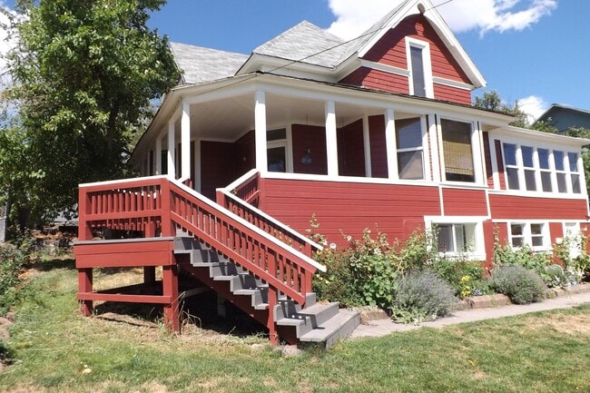 69 Pine St in Klamath Falls, OR - Building Photo - Building Photo