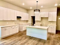 4918 Noble St photo'