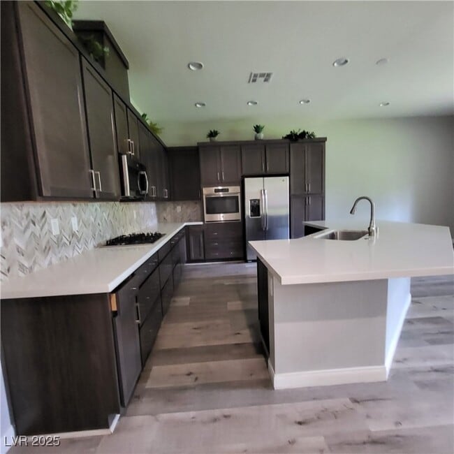 365 Sapphire Rock Ave in Las Vegas, NV - Building Photo - Building Photo