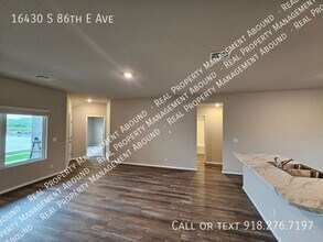 16430 S 86th E Ave in Bixby, OK - Building Photo - Building Photo