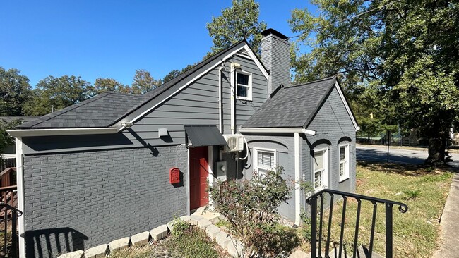 1216 Beecher St SW-Unit -1216 Beecher St SW - Lower Floor "B" in Atlanta, GA - Building Photo - Building Photo