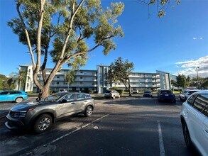 7608 NW 18th St in Margate, FL - Building Photo - Building Photo