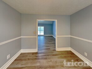 411 Stewart Dr in Dallas, GA - Foto de edificio - Building Photo