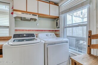 19 Webb Ave in Ocean Grove, NJ - Foto de edificio - Building Photo