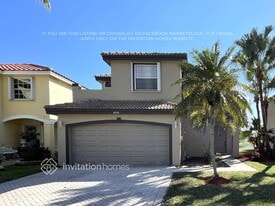 3994 Crescent Creek Dr in Coconut Creek, FL - Building Photo