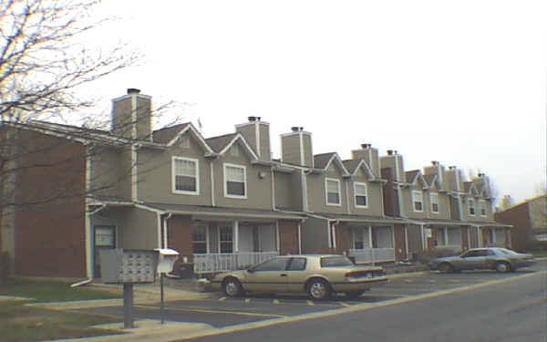 Wyndham Court in Palatine, IL - Building Photo - Building Photo