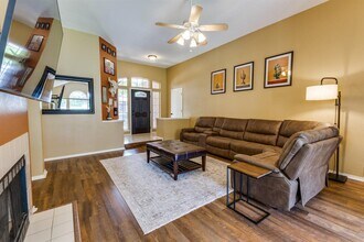 6614 Bramber Ln in Austin, TX - Building Photo - Building Photo