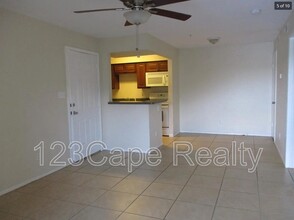 2845 Winkler Ave in Ft. Myers, FL - Building Photo - Building Photo