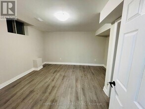 61 Coates Crescent in Richmond Hill, ON - Building Photo - Building Photo