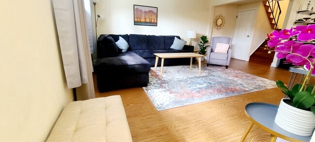 496 Lawnview Dr, Unit 496 Lawnview Dr Apt 3 in Morgantown, WV - Building Photo - Building Photo