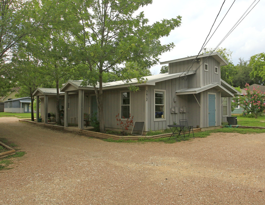 5610-5616 Jeff Davis Ave in Austin, TX - Building Photo