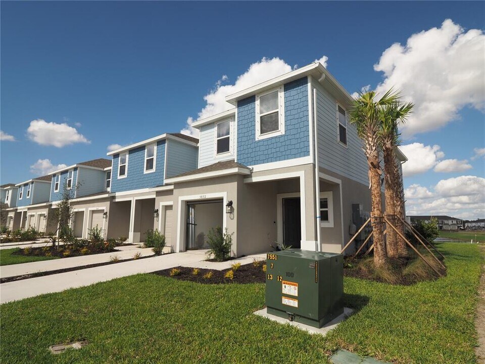 5872 Biscotti St in Nokomis, FL - Building Photo