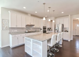 17 Walnut Way in Hopkinton, MA - Building Photo - Building Photo