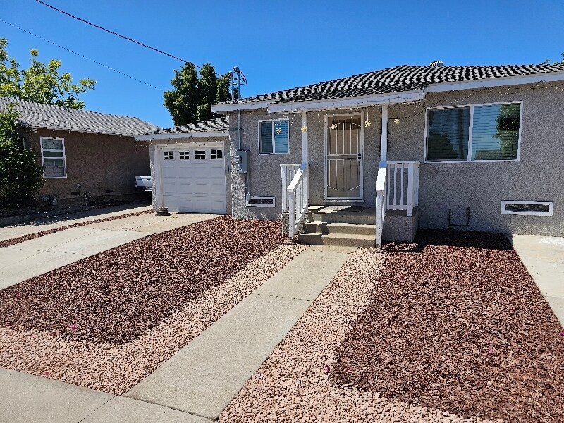 7520 San Miguel in Lemon Grove, CA - Building Photo