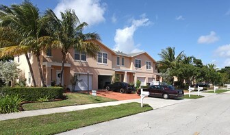 Tropic Isles Town Homes in Delray Beach, FL - Building Photo