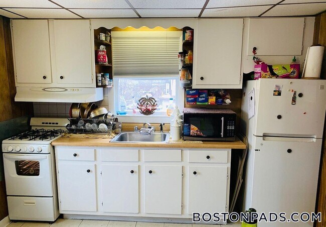 122 Buttonwood St