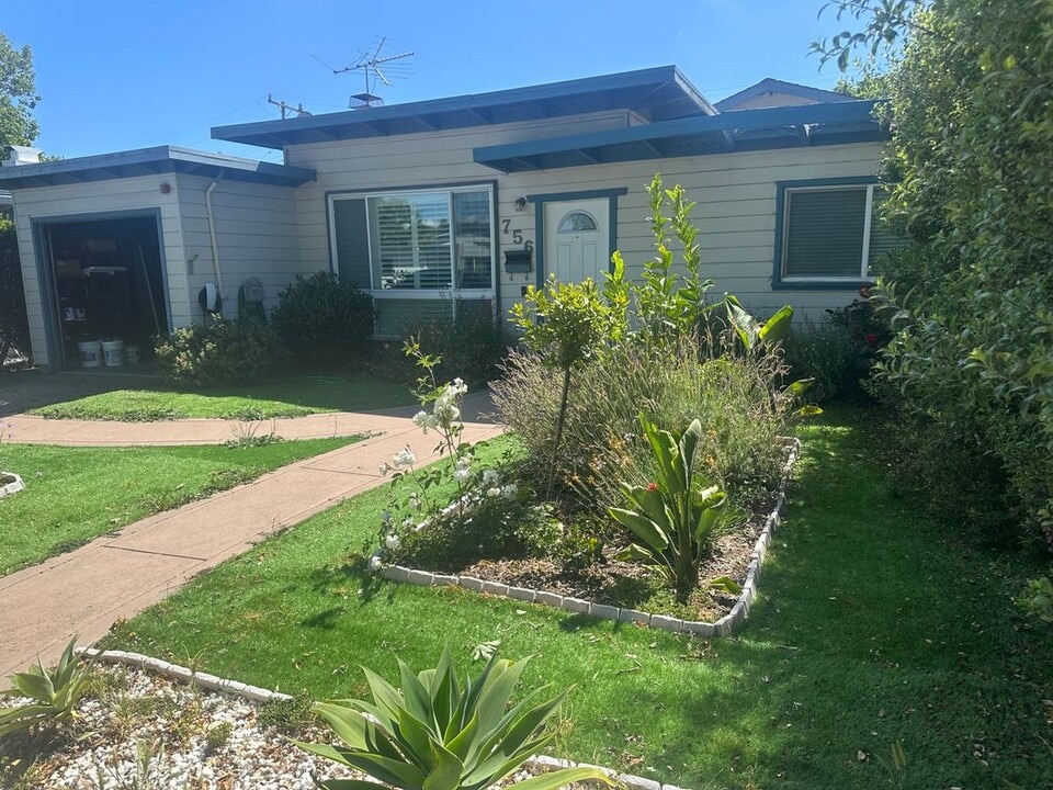 756 Rand St in San Mateo, CA - Building Photo