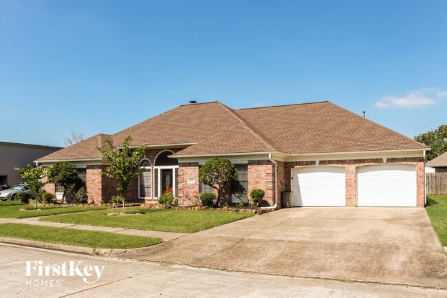 4612 Ironwood Dr in Baytown, TX - Foto de edificio - Building Photo