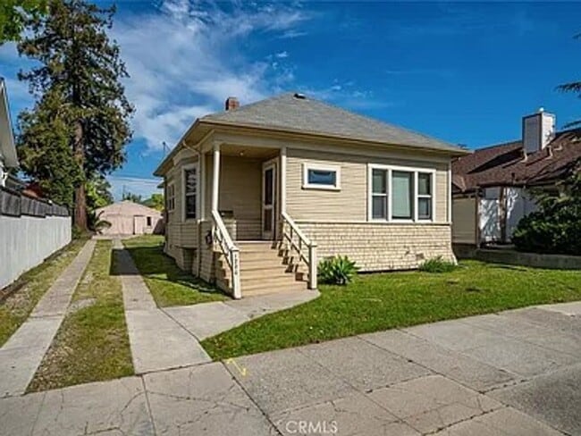 1220 Mill St