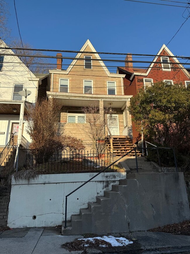 320 Woodward Ave in Mckees Rocks, PA - Building Photo - Building Photo