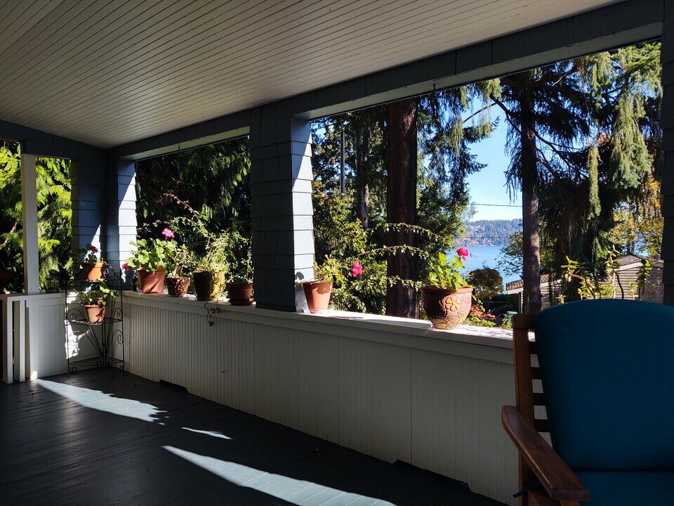 9727 Lake Shore Blvd NE in Seattle, WA - Building Photo