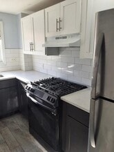 638 Cora Pl in Rahway, NJ - Building Photo - Building Photo