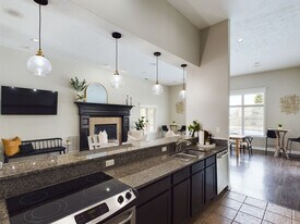 Stone Ridge Flats and Townhomes in Indianapolis, IN - Building Photo