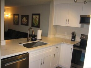 2747 S Kihei Rd in Kihei, HI - Foto de edificio - Building Photo