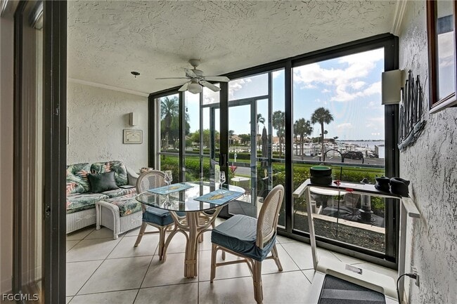 property at 4821 S Landings Dr