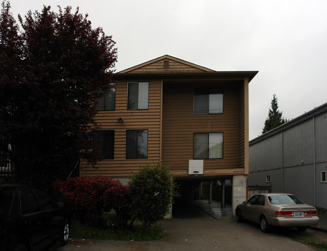 10551 Midvale Ave in Seattle, WA - Building Photo - Building Photo