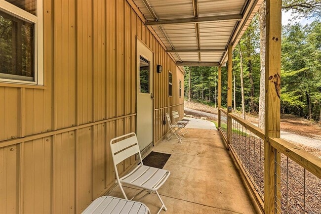 75 S Tallassee Dr in Tallassee, AL - Building Photo - Building Photo