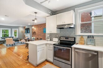 30 Oak St in Boston, MA - Building Photo - Building Photo